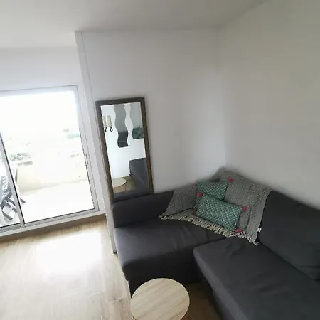 Vue 208 *
